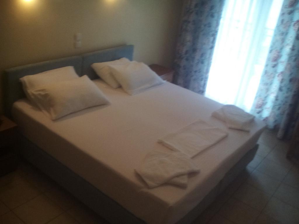 G. Kiapekou Aparthotel Loutra Edipsou  Exterior foto