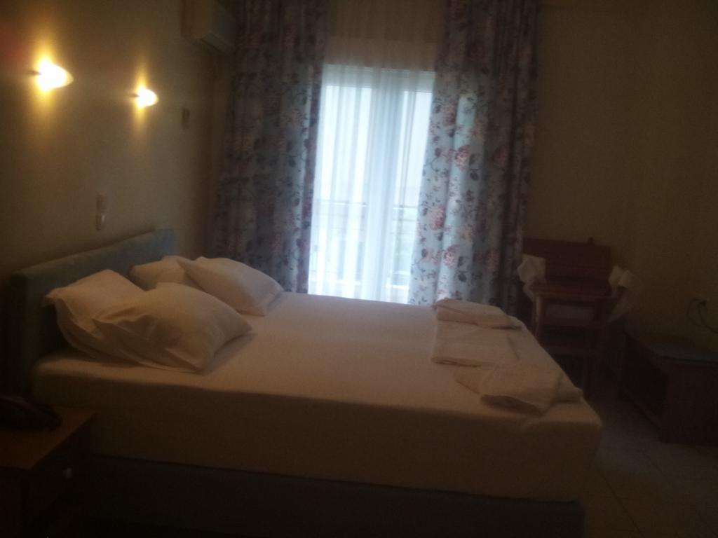G. Kiapekou Aparthotel Loutra Edipsou  Exterior foto