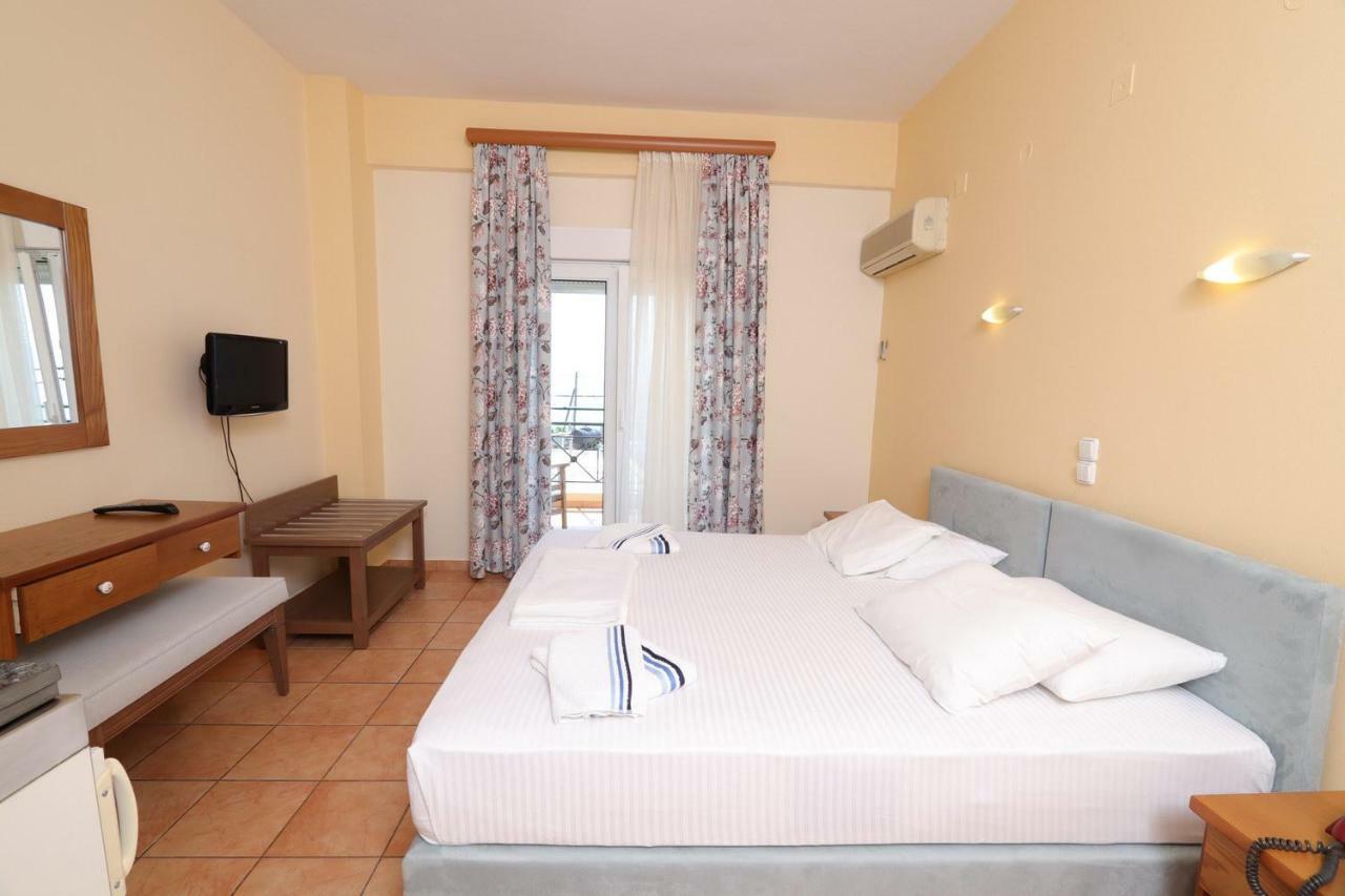 G. Kiapekou Aparthotel Loutra Edipsou  Exterior foto