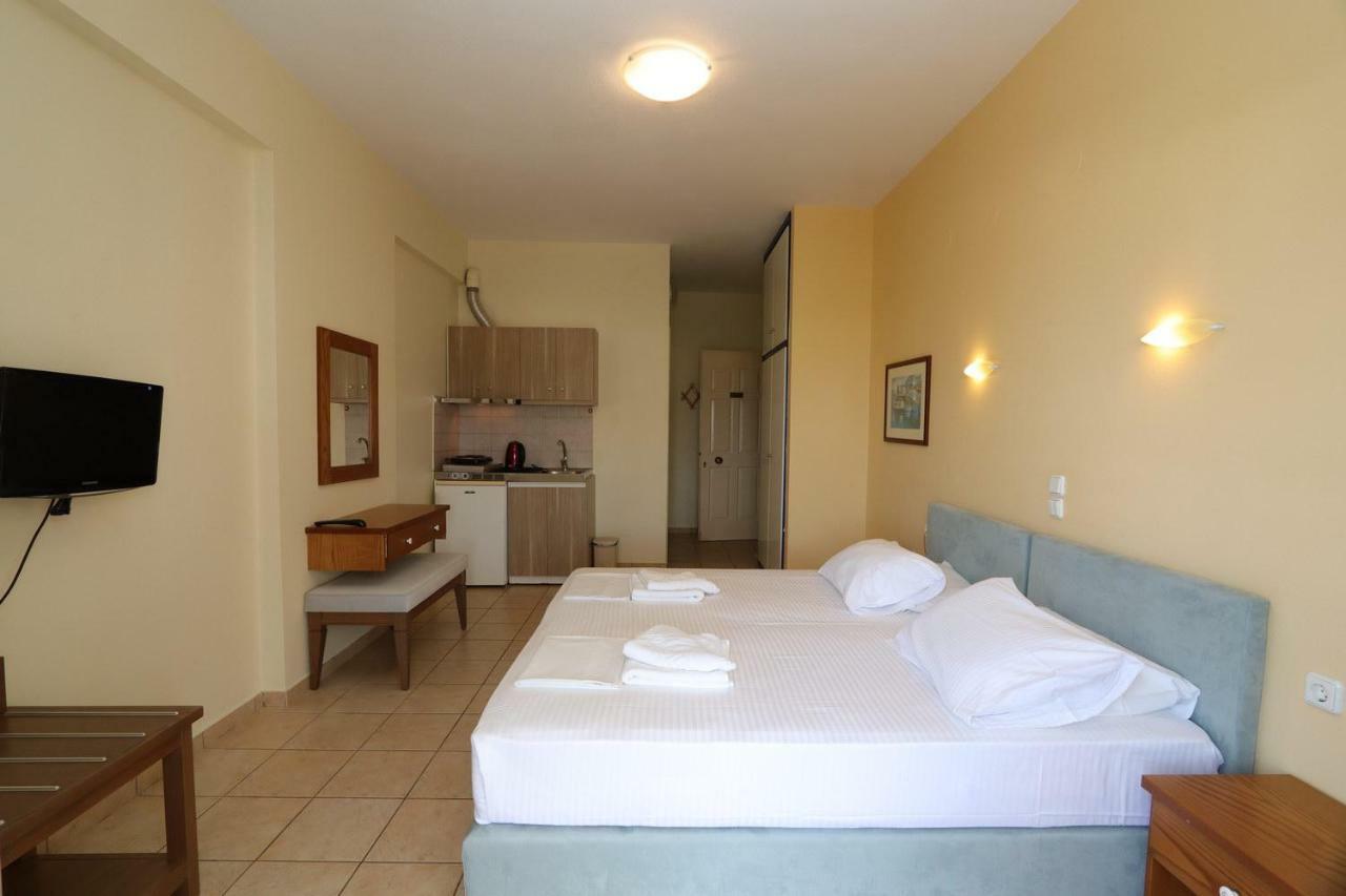 G. Kiapekou Aparthotel Loutra Edipsou  Exterior foto